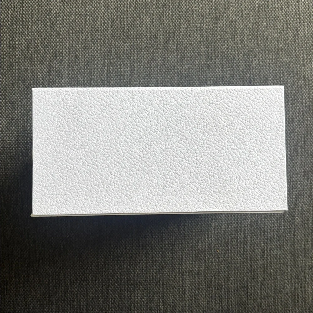 Dior White Box with Gold DIOR Logo - Picture 10 of 11